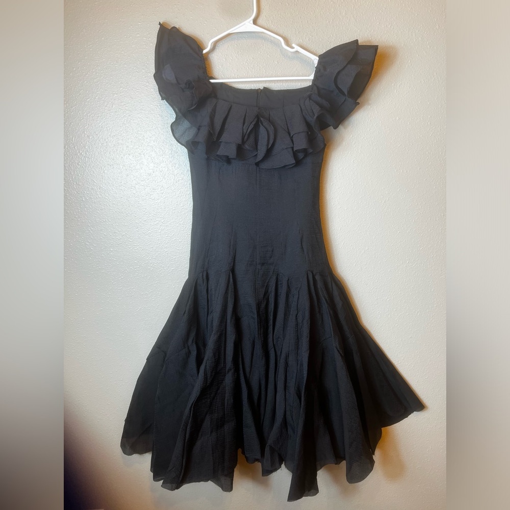 NWT Mew Mews Gaelthar Off Shoulder Ruffle Midi
Dress In Black Size S - Picture 3 of 7